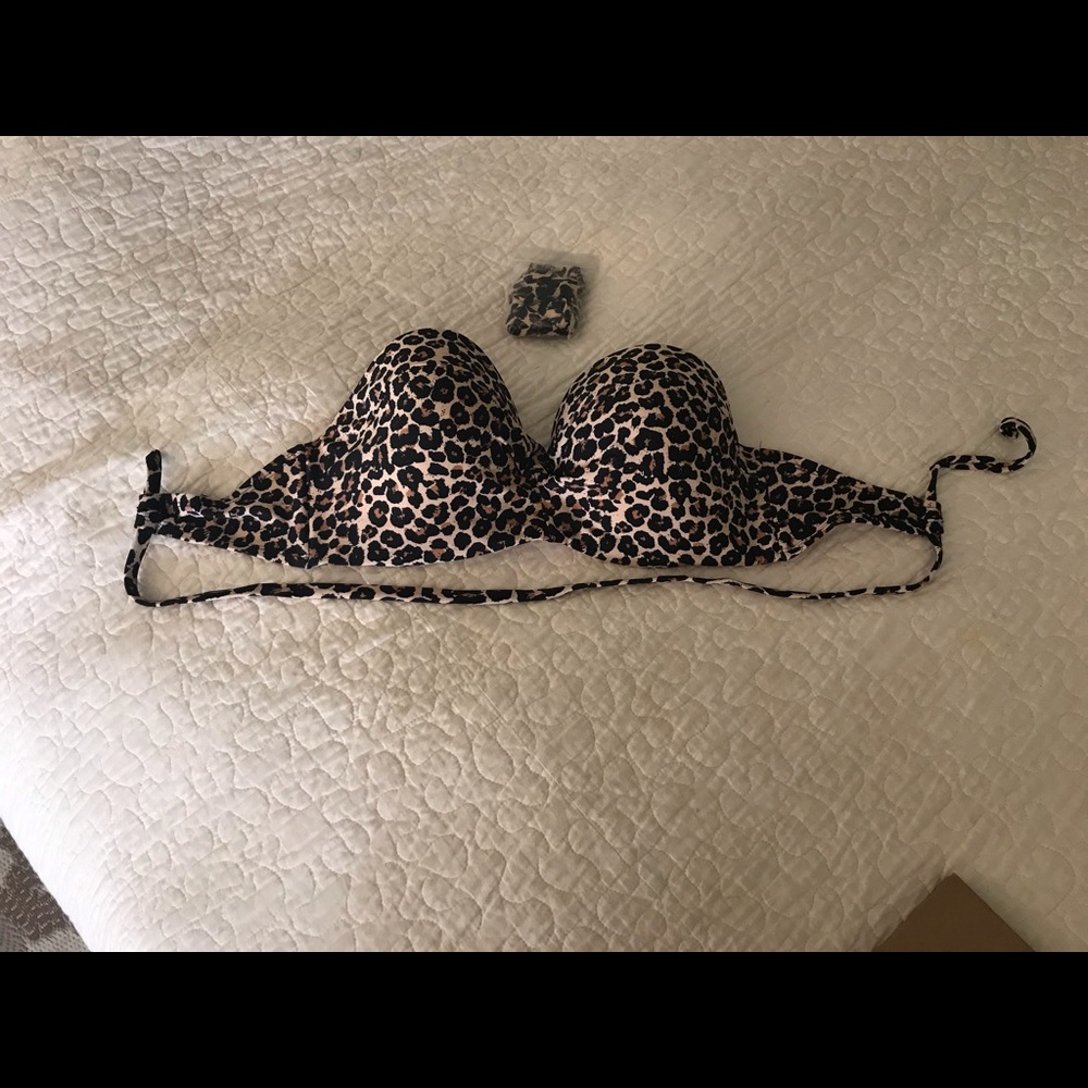 Bikini top, animal print